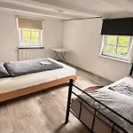 Haus Mit Terrasse&garten 度假居